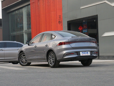 Национальный VI BYD QIN PLUS 2021 EV DM-I 55KM 1.5L 81кВт 4 двери 5 местный седан