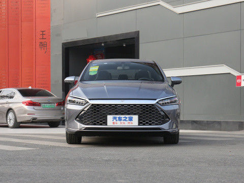 Национальный VI BYD QIN PLUS 2021 EV DM-I 55KM 1.5L 81кВт 4 двери 5 местный седан