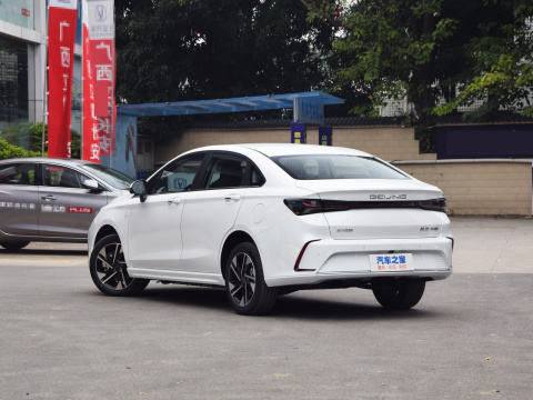 ПЕКИН ЕС5 Электрический компактный автомобиль с 4-дверными и 5-местными сиденьями
