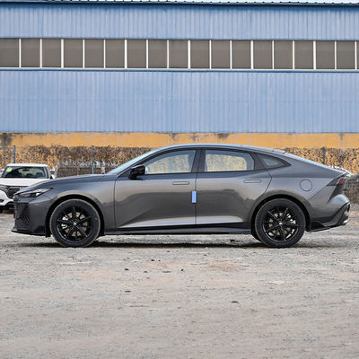 Чанган UNI-V IDD Plug In Гибридный седан 5 мест Пробег 1100 км