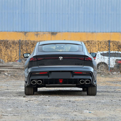 Чанган UNI-V IDD Plug In Гибридный седан 5 мест Пробег 1100 км