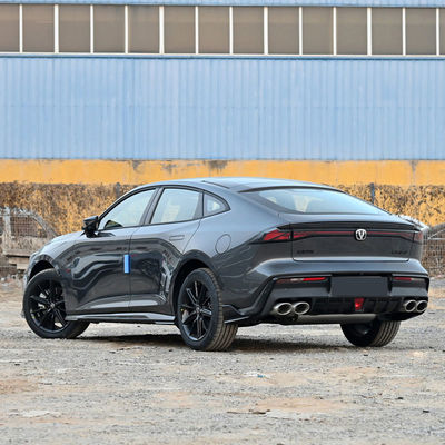 Чанган UNI-V IDD Plug In Гибридный седан 5 мест Пробег 1100 км