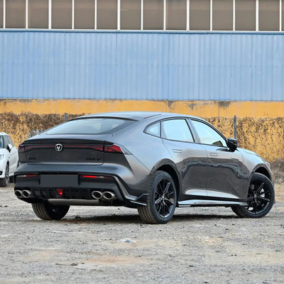 Чанган UNI-V IDD Plug In Гибридный седан 5 мест Пробег 1100 км