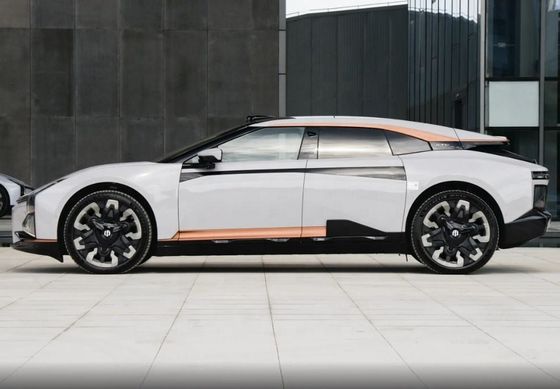 HiPhi Z Электрический роскошный автомобиль Интеллектуальное вождение 705 км Дальность 0-100 км / ч Ускорение 3,8 с