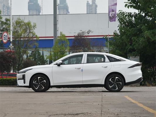 Geely Galaxy L6 Китайский электрический седан Вставка в гибридный седан 1370KM L2 Помощь в вождении