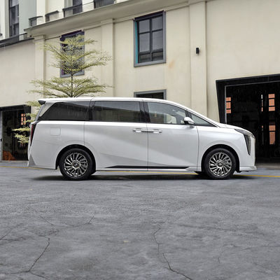 GAC M8 Китайский автомобиль на топливе с 5-дверным 7-местным двигателем 2.0T