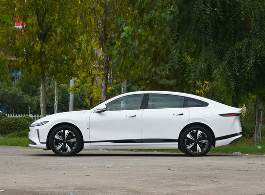 Chang'an A07 Седан EV и Reev Две комбинации Battery Life 515 км (EV) и 1200 км (1.5Т двигатель Reev)