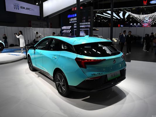 Buick Velite 6, чисто электрический седан, диапазон 430 км-450 км. Китайская совместная компания производит электрический автомобиль с дешевой ценой.