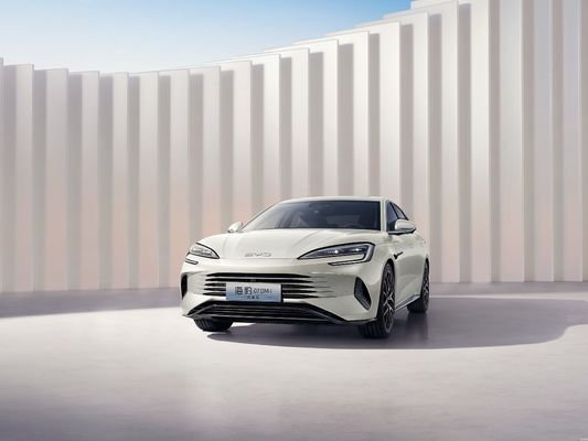 2025 BYD-SEAL 07 DM-i Интеллектуальный привод, оснащенный технологией BYD Dmi 5-го поколения. Общая дальность более 2000 км. Лучшее соотношение цены и качества.