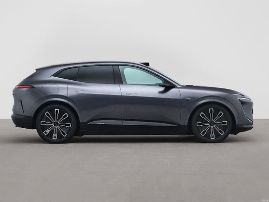 Changan Avatr 07 - новый высококлассный бренд, созданный совместно CATL, Huawei и Chang'an Automobile.что делает его самым экономически эффективным интеллектуальным двигателем.