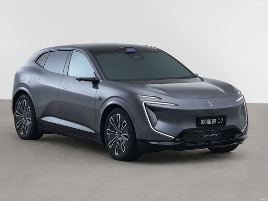 Changan Avatr 07 - новый высококлассный бренд, созданный совместно CATL, Huawei и Chang'an Automobile.что делает его самым экономически эффективным интеллектуальным двигателем.
