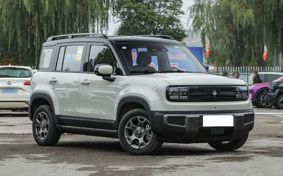 Baojun Yueye Plus - китайский электромобиль с отличительным квадратным дизайном, предлагающий диапазон CLTC 401 км. Он выпускается как в 5-местной, так и в 4-местной версии.предоставляя исключительное соотношение цены и качества.