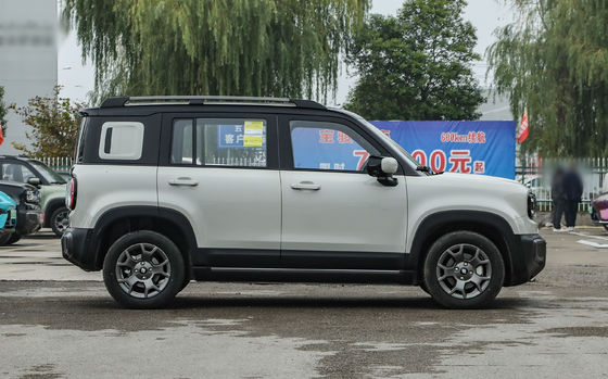 Baojun Yueye Plus - китайский электромобиль с отличительным квадратным дизайном, предлагающий диапазон CLTC 401 км. Он выпускается как в 5-местной, так и в 4-местной версии.предоставляя исключительное соотношение цены и качества.