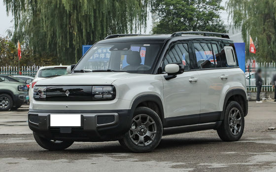 Baojun Yueye Plus - китайский электромобиль с отличительным квадратным дизайном, предлагающий диапазон CLTC 401 км. Он выпускается как в 5-местной, так и в 4-местной версии.предоставляя исключительное соотношение цены и качества.