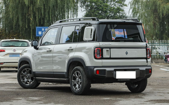 Baojun Yueye Plus - китайский электромобиль с отличительным квадратным дизайном, предлагающий диапазон CLTC 401 км. Он выпускается как в 5-местной, так и в 4-местной версии.предоставляя исключительное соотношение цены и качества.