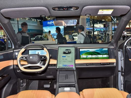 Geely Galaxy L7, оснащенный двигателями 1.5L и 1.5T, с комбинированной дальностью 1370 км и чисто электрической дальностью 115 км. экономически эффективный гибридный внедорожник.