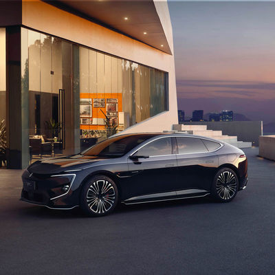 5-местный китайский электрический седан с разгоном 0-60 миль/ч за 4 секунды и максимальной скоростью 120 миль/ч